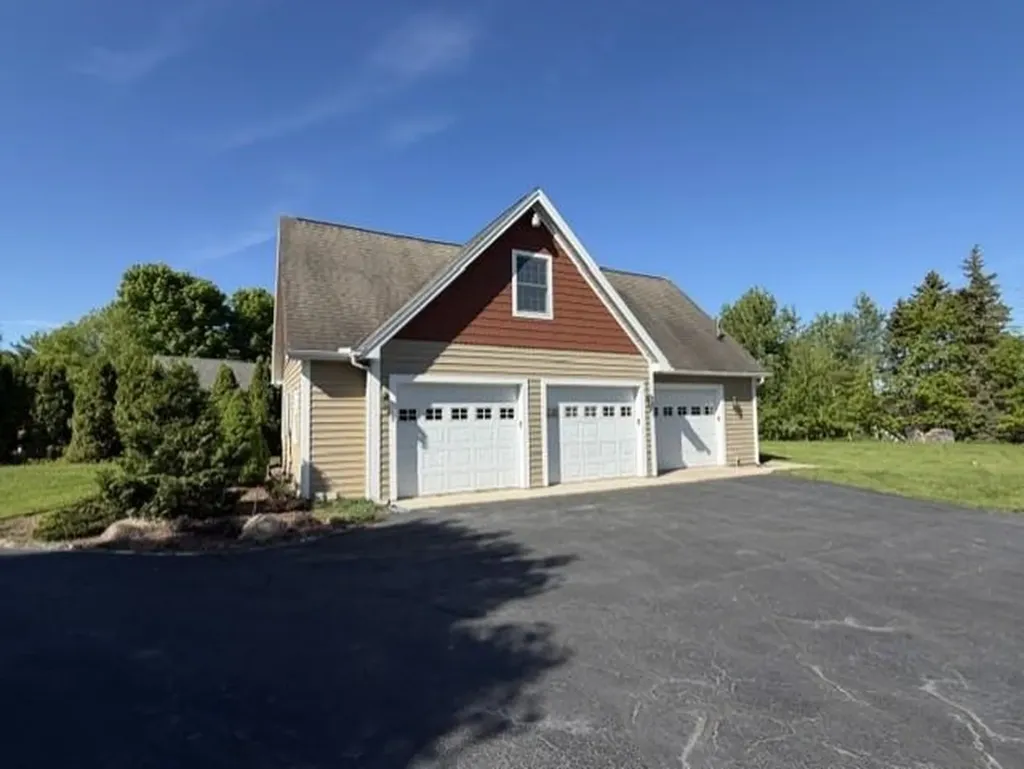 1453 Braemar Drive Peninsula Township MI 49686