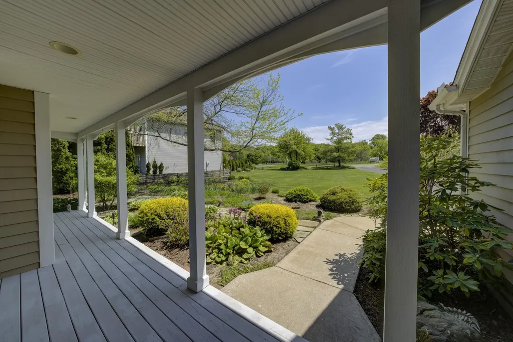1453 Braemar Drive Peninsula Township MI 49686