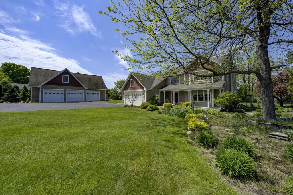 1453 Braemar Drive Peninsula Township MI 49686