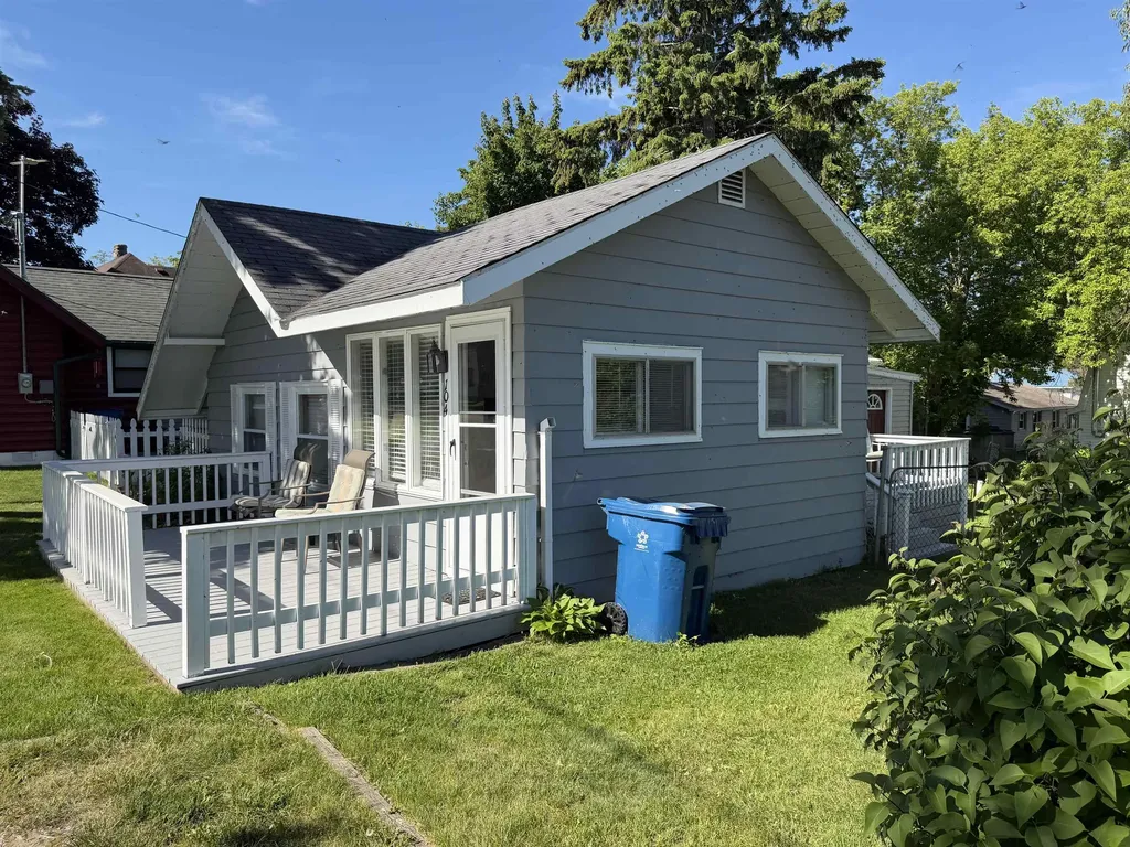 104 Oliver Street Roscommon Township MI 48629