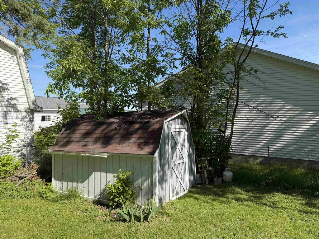104 Oliver Street Roscommon Township MI 48629