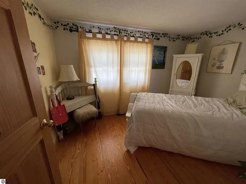 11282 SE Torch Lake Drive Helena Township MI 49612
