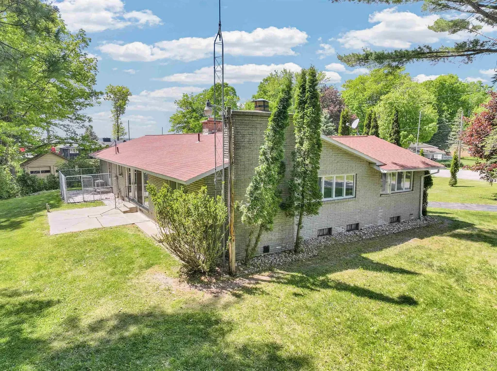 550 Henry Street Lake City City MI 49651