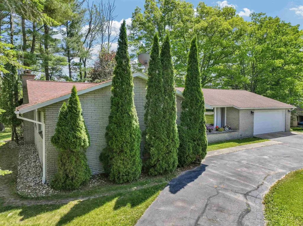 550 Henry Street Lake City City MI 49651