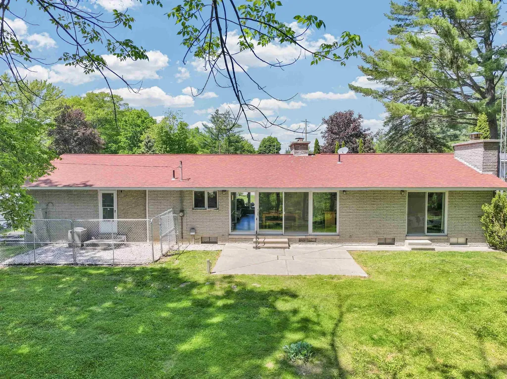 550 Henry Street Lake City City MI 49651