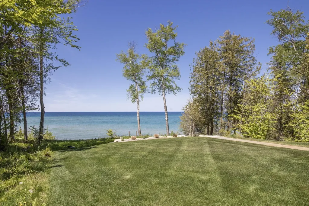 6987 N Manitou Trail Leland Township MI 49670