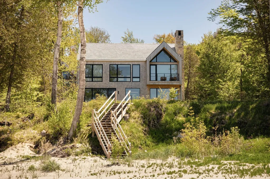 6987 N Manitou Trail Leland Township MI 49670