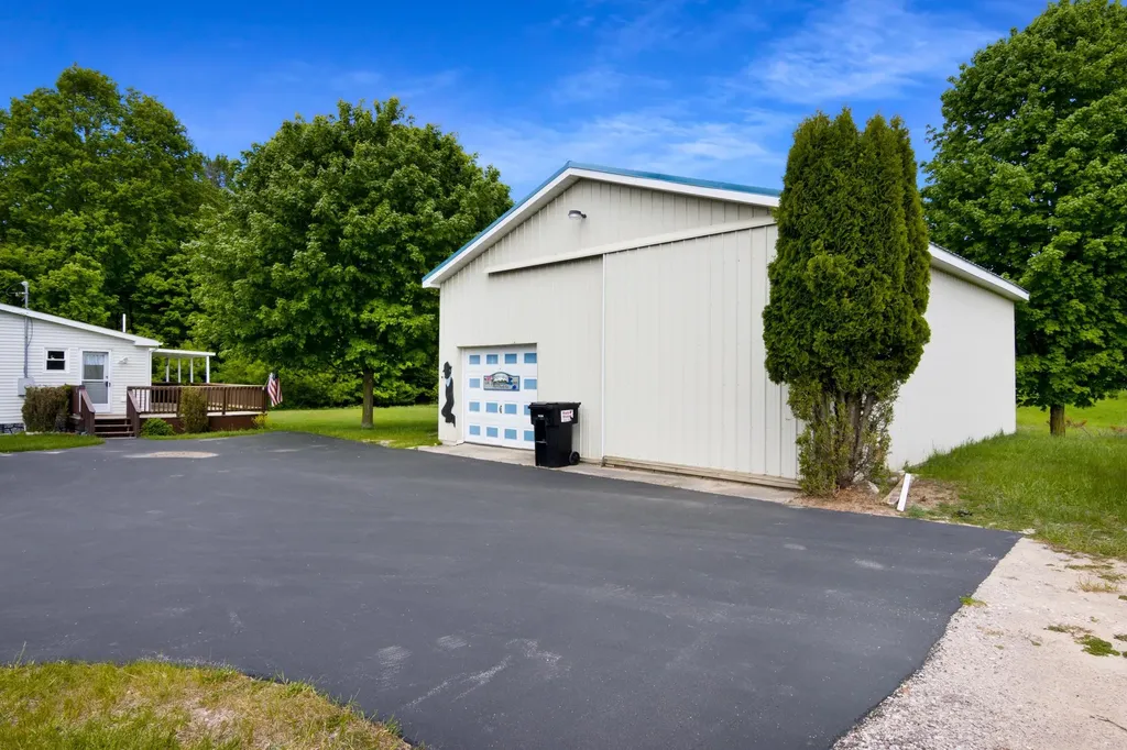 9101 S Nash Road Kasson Township MI 49664