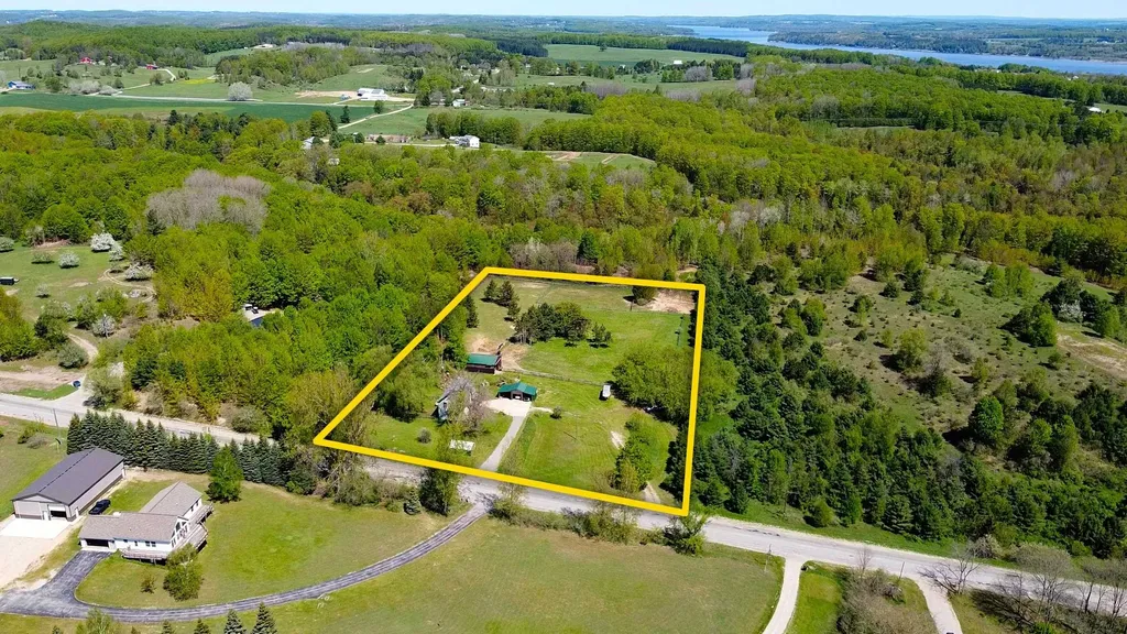 8807 Rogers Road South Arm Township MI 49727