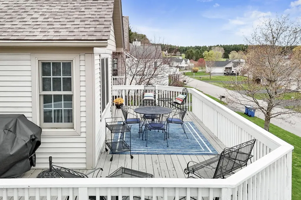 2866 E Crown Drive Garfield Charter Township MI 49685