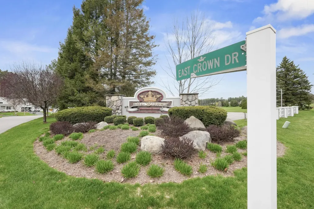 2866 E Crown Drive Garfield Charter Township MI 49685