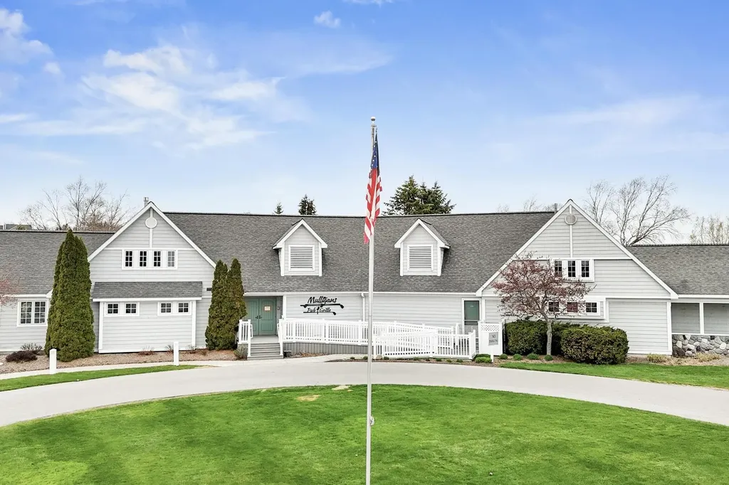 2866 E Crown Drive Garfield Charter Township MI 49685