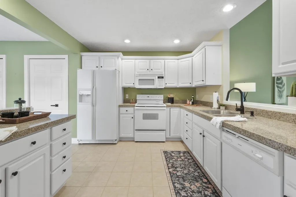 2866 E Crown Drive Garfield Charter Township MI 49685