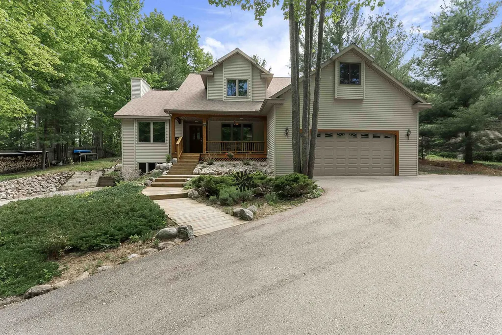 4340 Hampshire Drive Acme Township MI 49690
