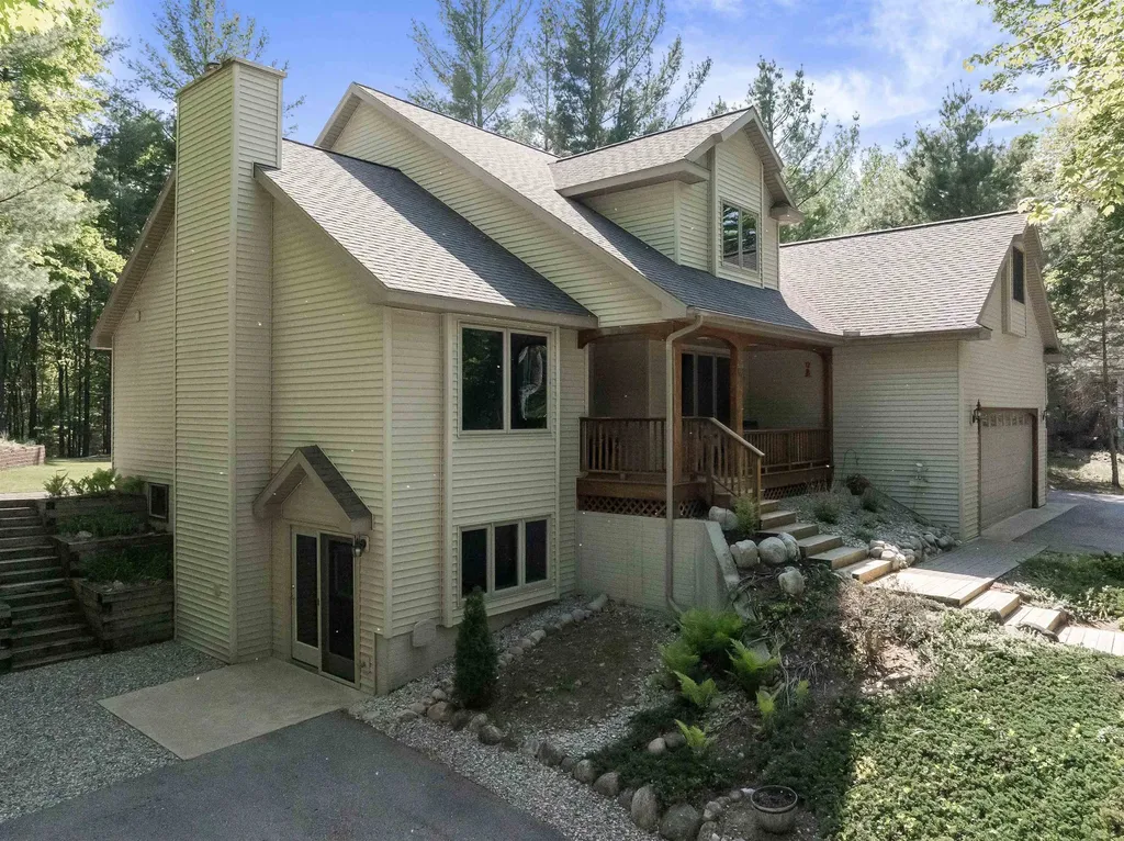 4340 Hampshire Drive Acme Township MI 49690