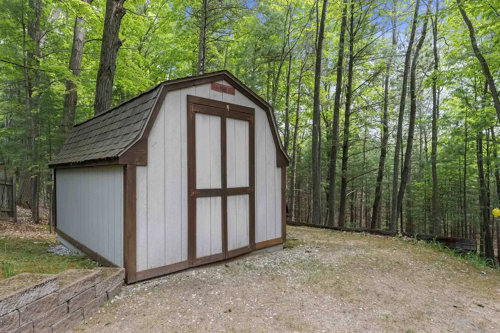 4340 Hampshire Drive Acme Township MI 49690