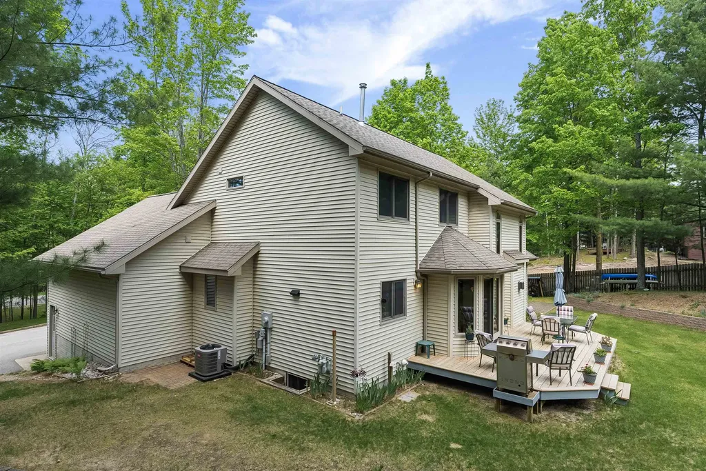 4340 Hampshire Drive Acme Township MI 49690
