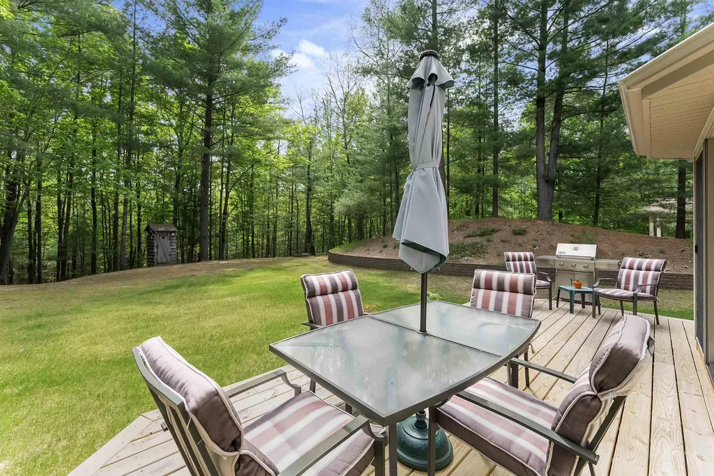 4340 Hampshire Drive Acme Township MI 49690