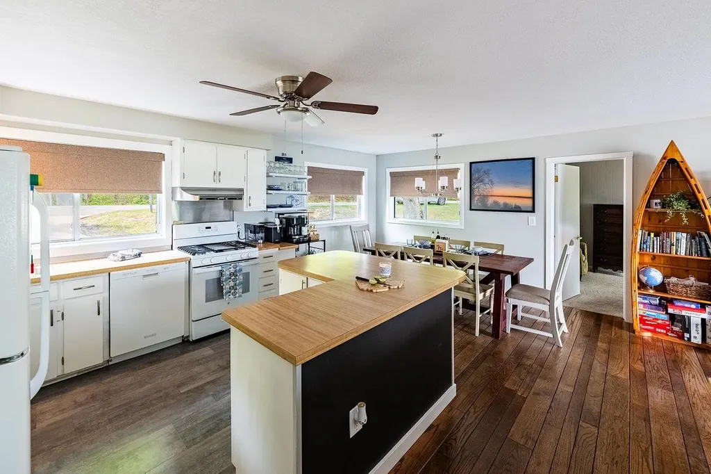 9865 SW Torch Lake Drive Milton Township MI 49676