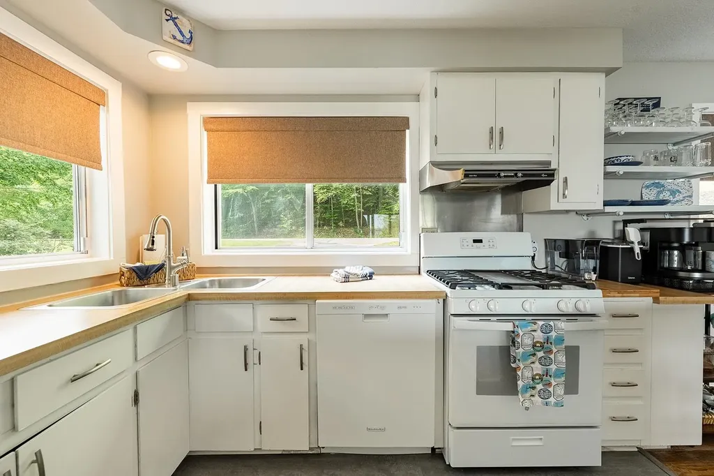 9865 SW Torch Lake Drive Milton Township MI 49676