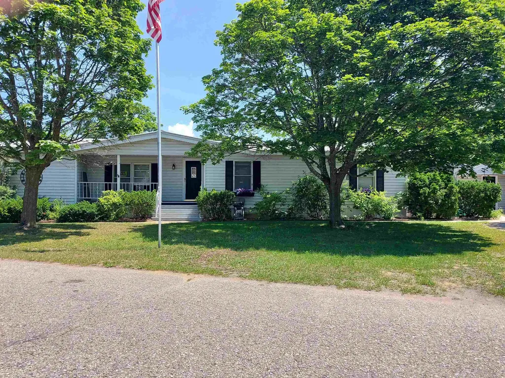 1743 David Place Garfield Charter Township MI 49686