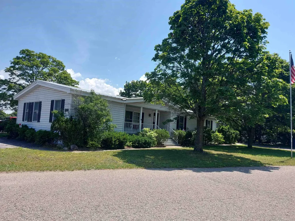 1743 David Place Garfield Charter Township MI 49686