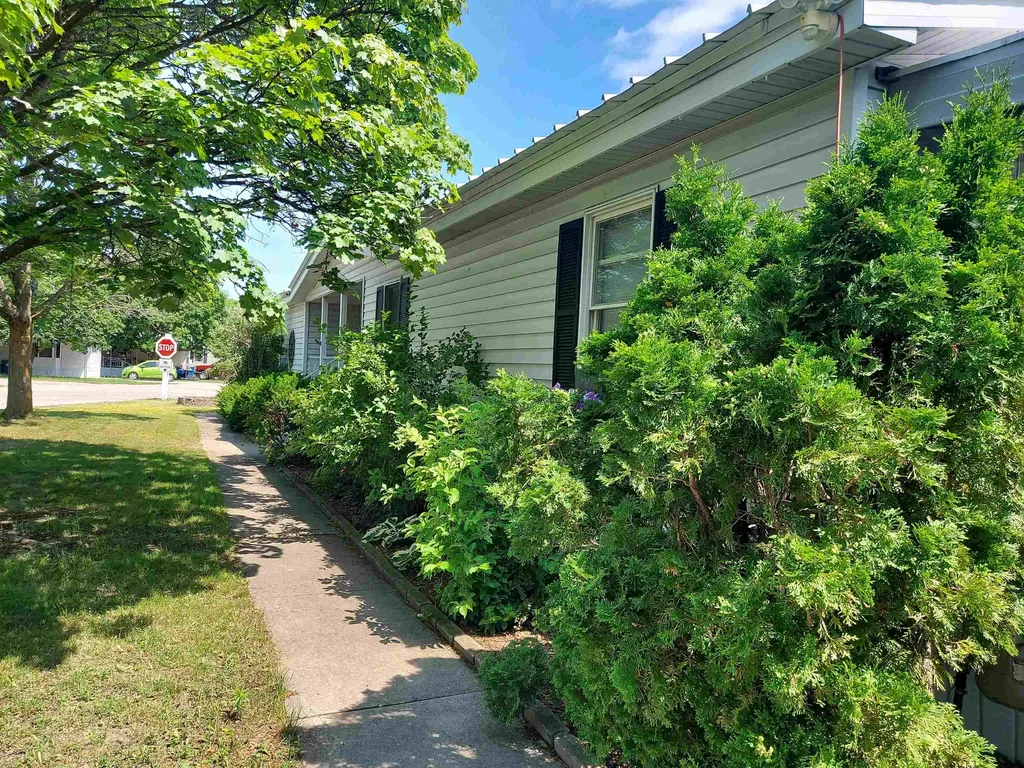 1743 David Place Garfield Charter Township MI 49686