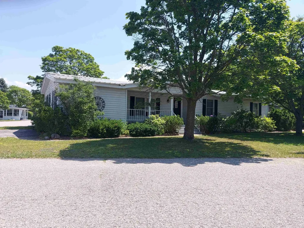 1743 David Place Garfield Charter Township MI 49686