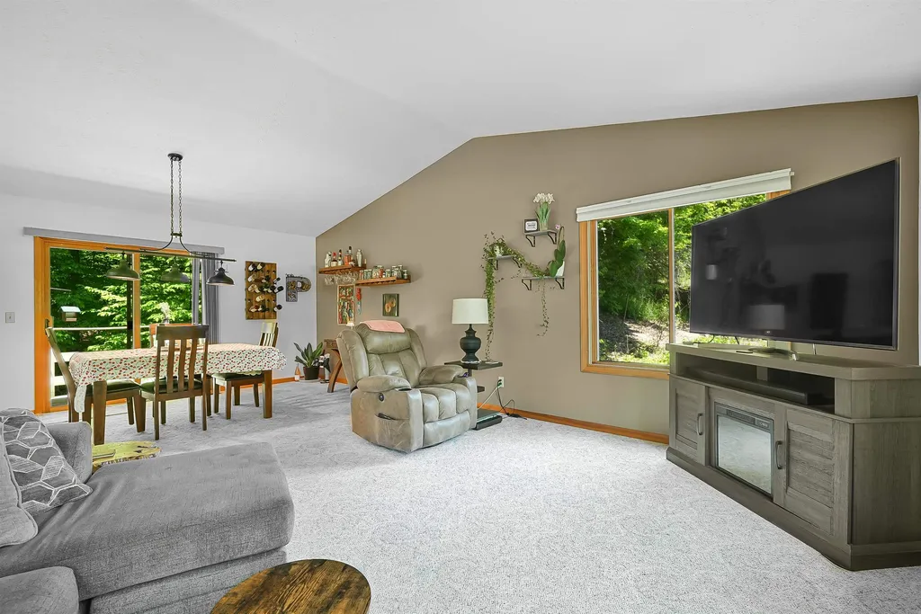 10159 Council Oak Drive Peninsula Township MI 49686