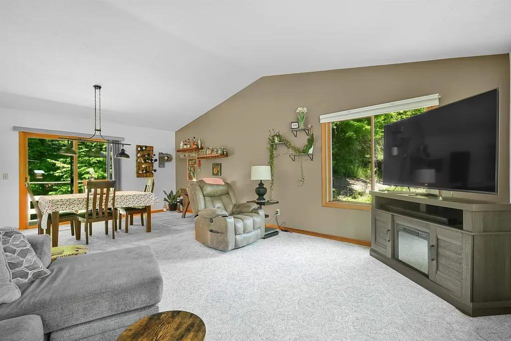 10159 Council Oak Drive Peninsula Township MI 49686