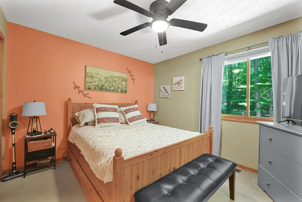 10159 Council Oak Drive Peninsula Township MI 49686