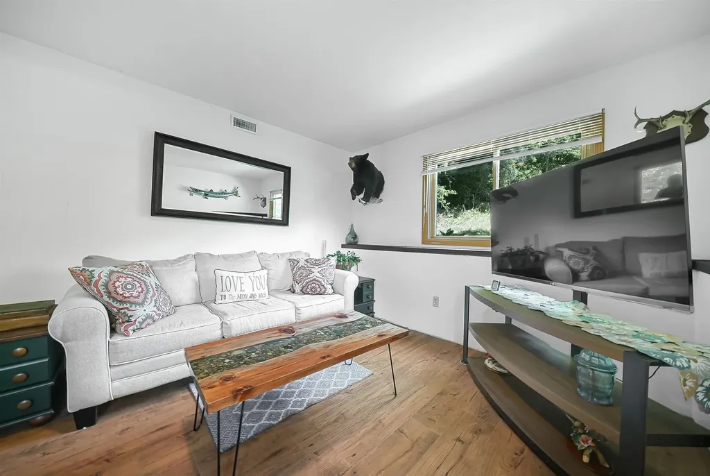 10159 Council Oak Drive Peninsula Township MI 49686