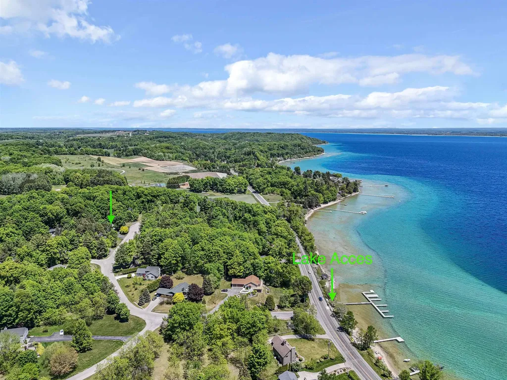 10159 Council Oak Drive Peninsula Township MI 49686