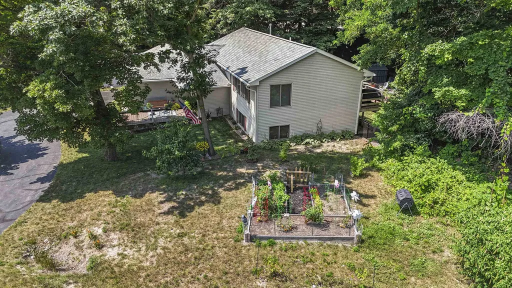 10159 Council Oak Drive Peninsula Township MI 49686