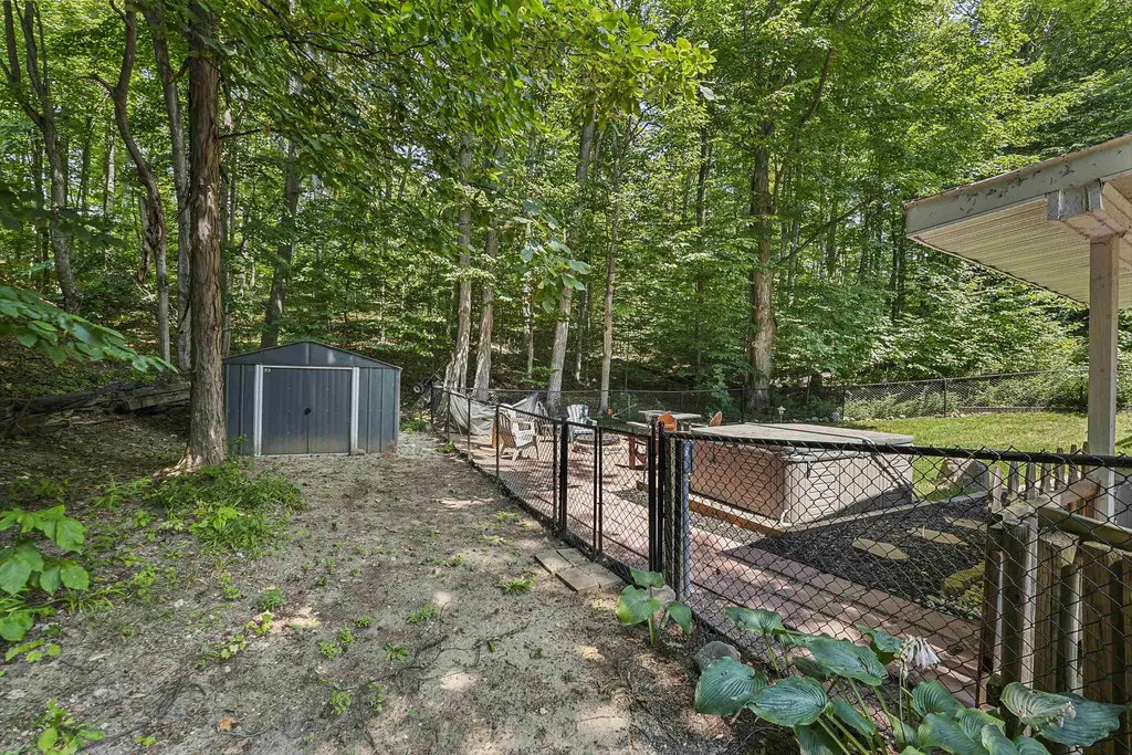 10159 Council Oak Drive Peninsula Township MI 49686