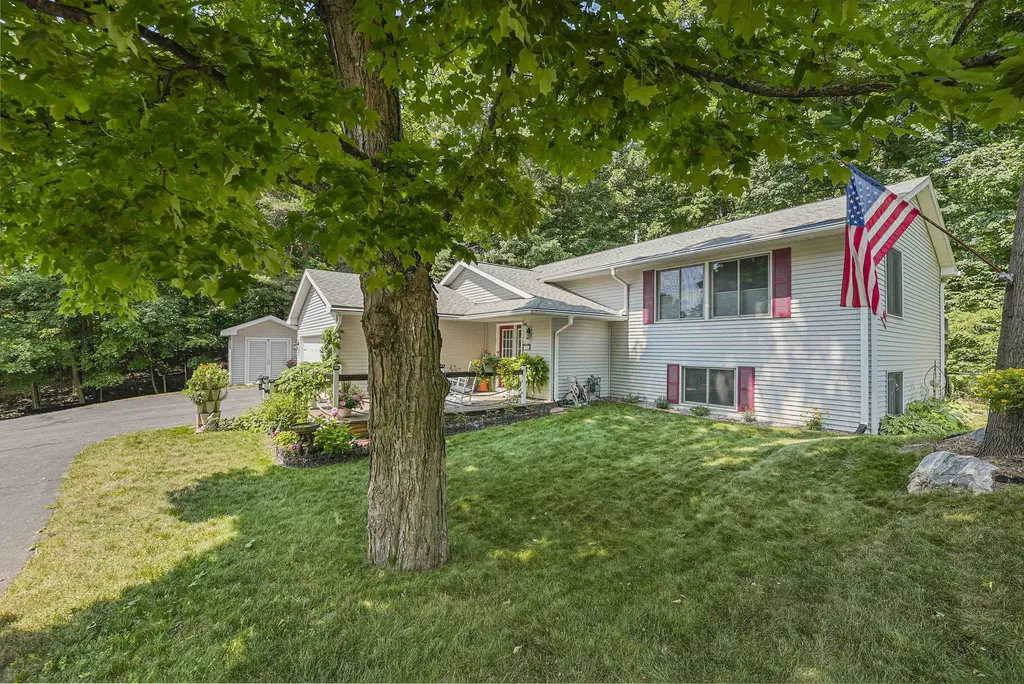 10159 Council Oak Drive Peninsula Township MI 49686