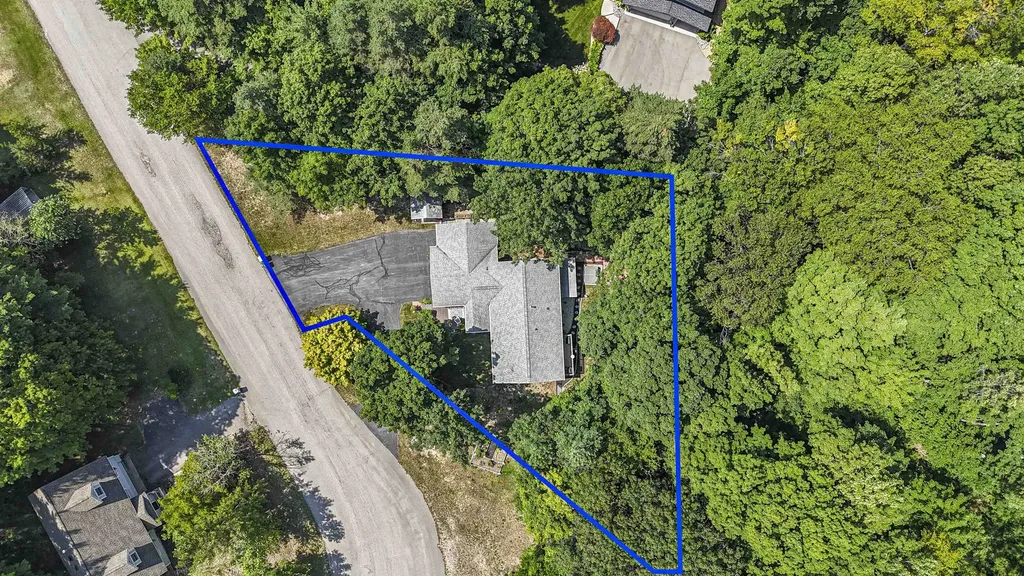 10159 Council Oak Drive Peninsula Township MI 49686