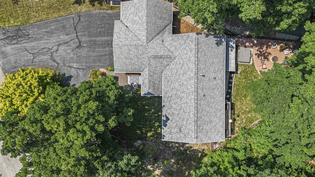 10159 Council Oak Drive Peninsula Township MI 49686