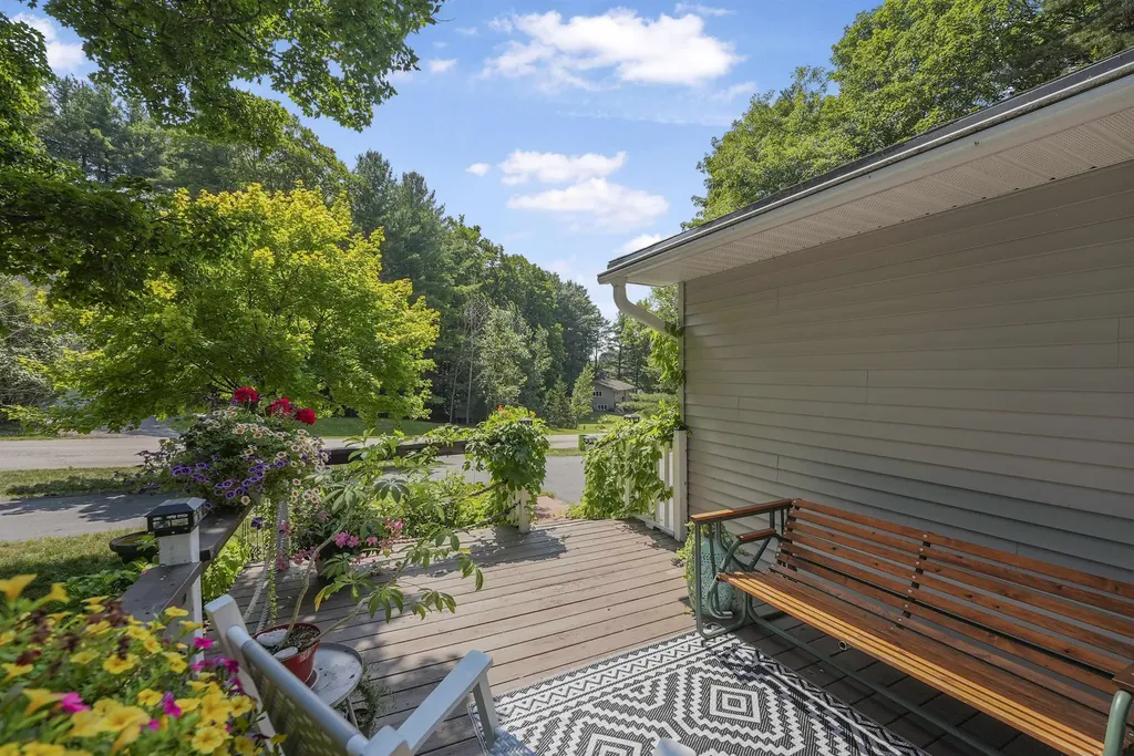 10159 Council Oak Drive Peninsula Township MI 49686