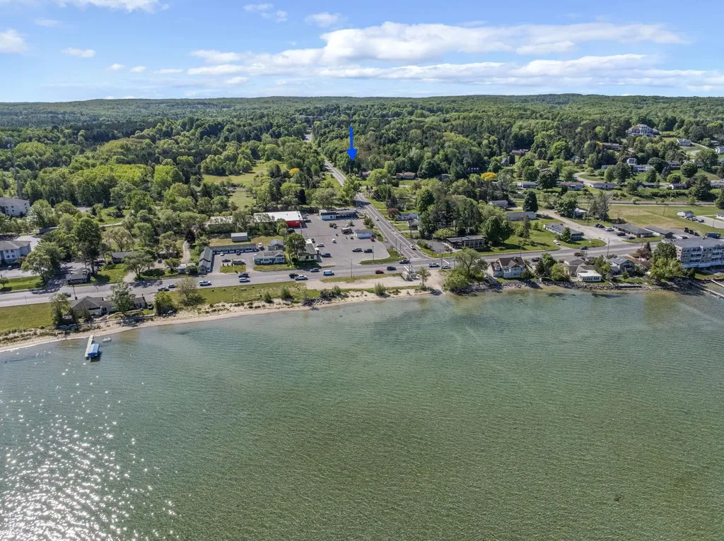 27 Bunker Hill Road Acme Township MI 49690