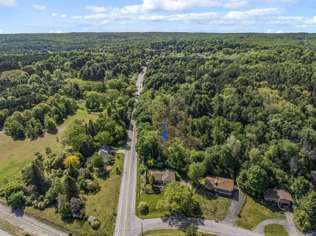 27 Bunker Hill Road Acme Township MI 49690