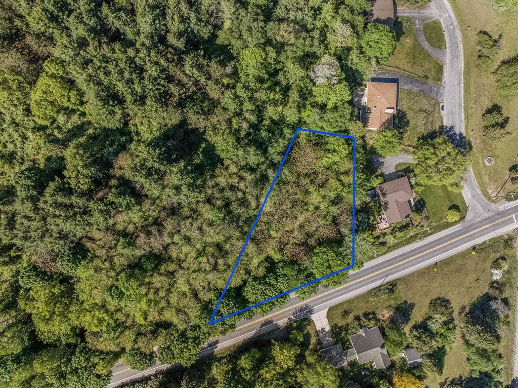 27 Bunker Hill Road Acme Township MI 49690
