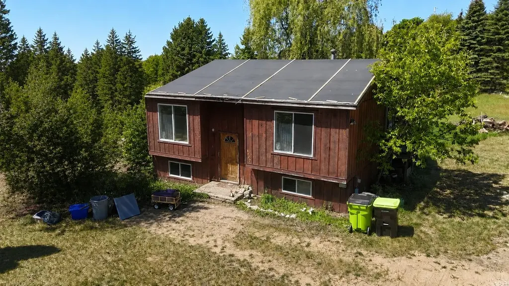 5527 Old Maple Trail Blair Township MI 49637