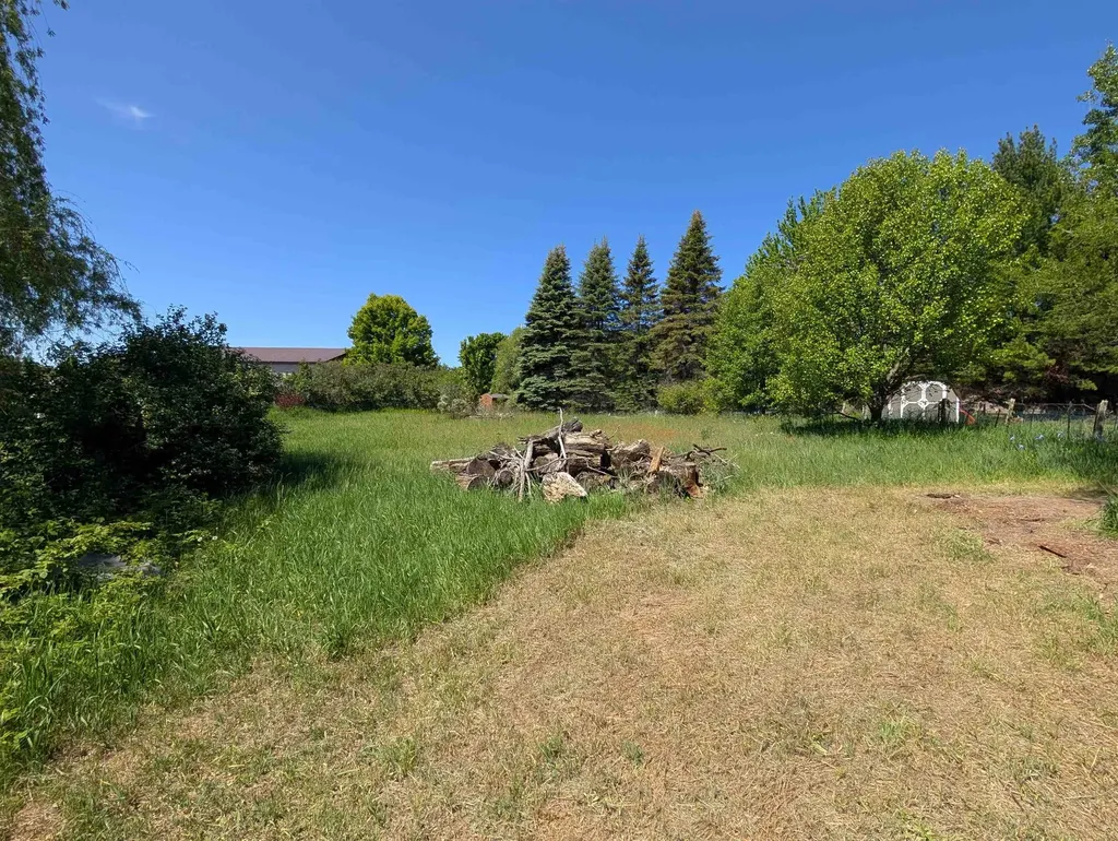 5527 Old Maple Trail Blair Township MI 49637