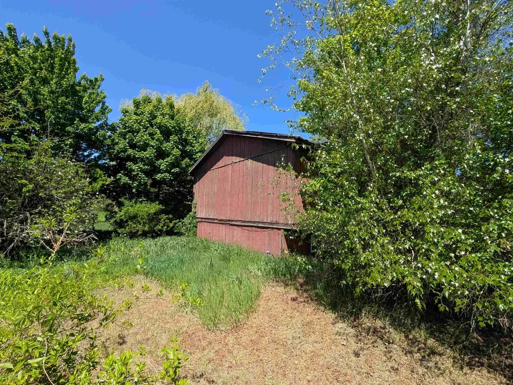 5527 Old Maple Trail Blair Township MI 49637