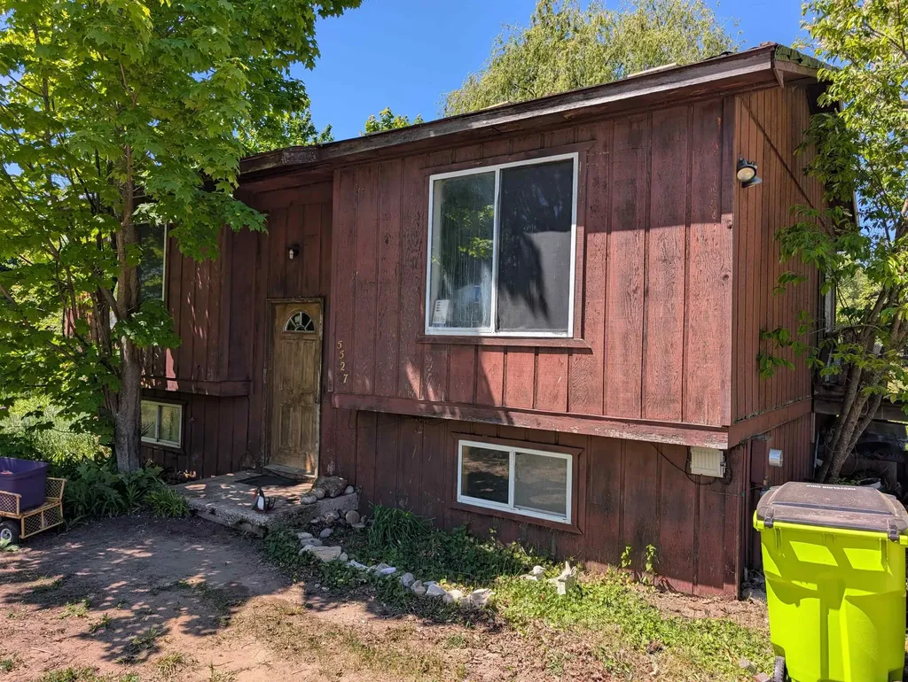 5527 Old Maple Trail Blair Township MI 49637