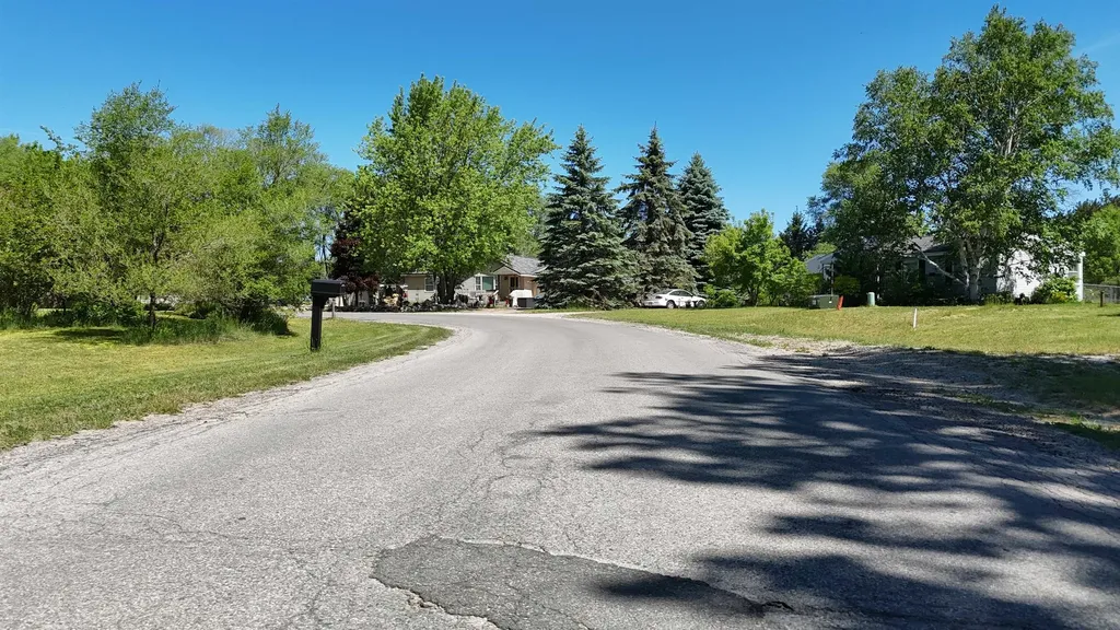 5527 Old Maple Trail Blair Township MI 49637