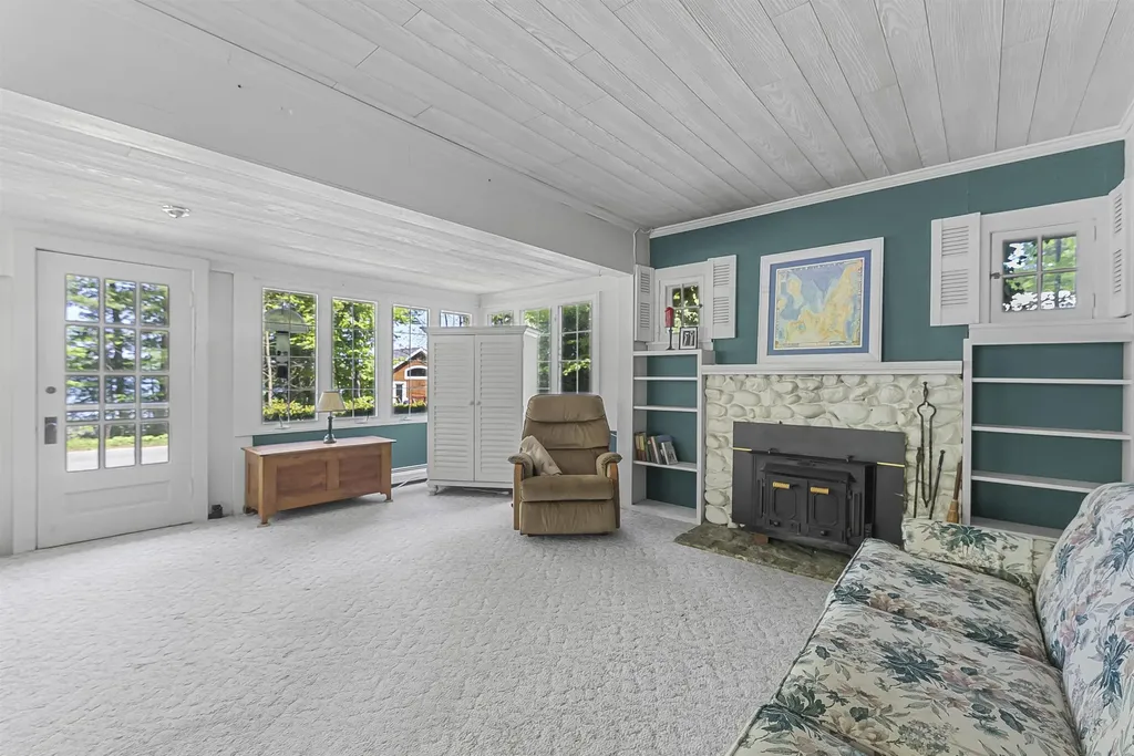 737 S Stony Point Road Suttons Bay Township MI 49682
