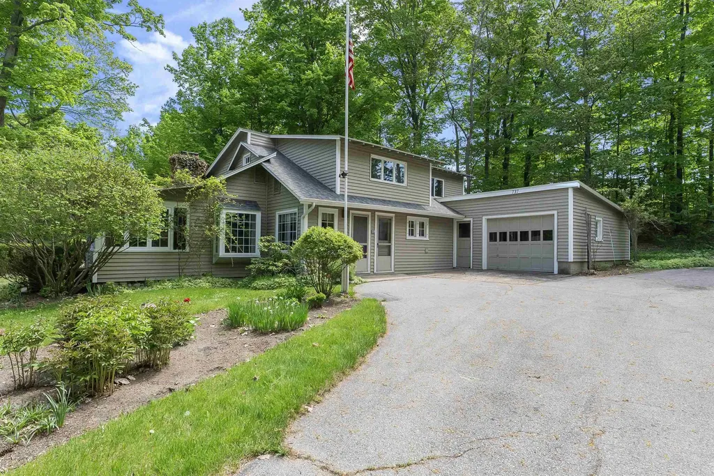 737 S Stony Point Road Suttons Bay Township MI 49682