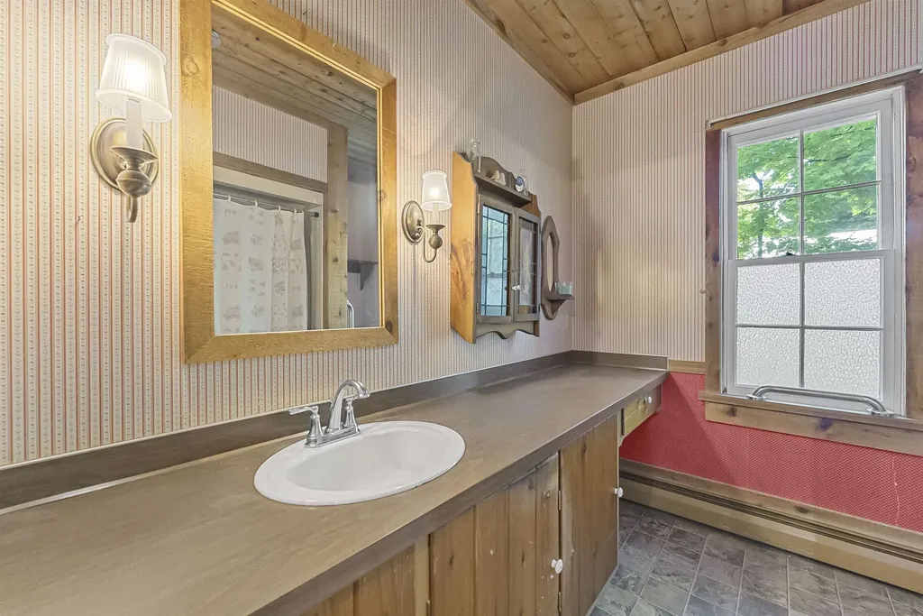 737 S Stony Point Road Suttons Bay Township MI 49682